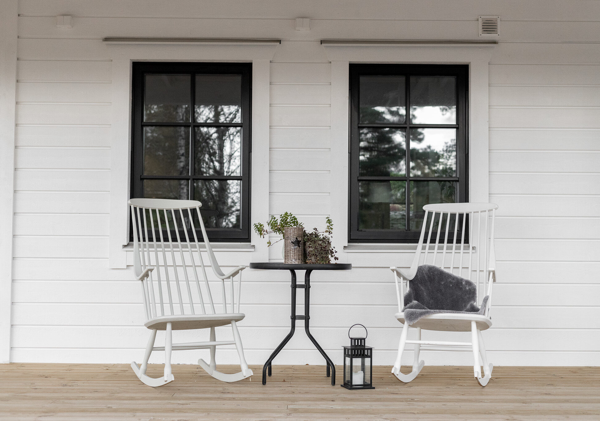 Hus med veranda byggt av Marab